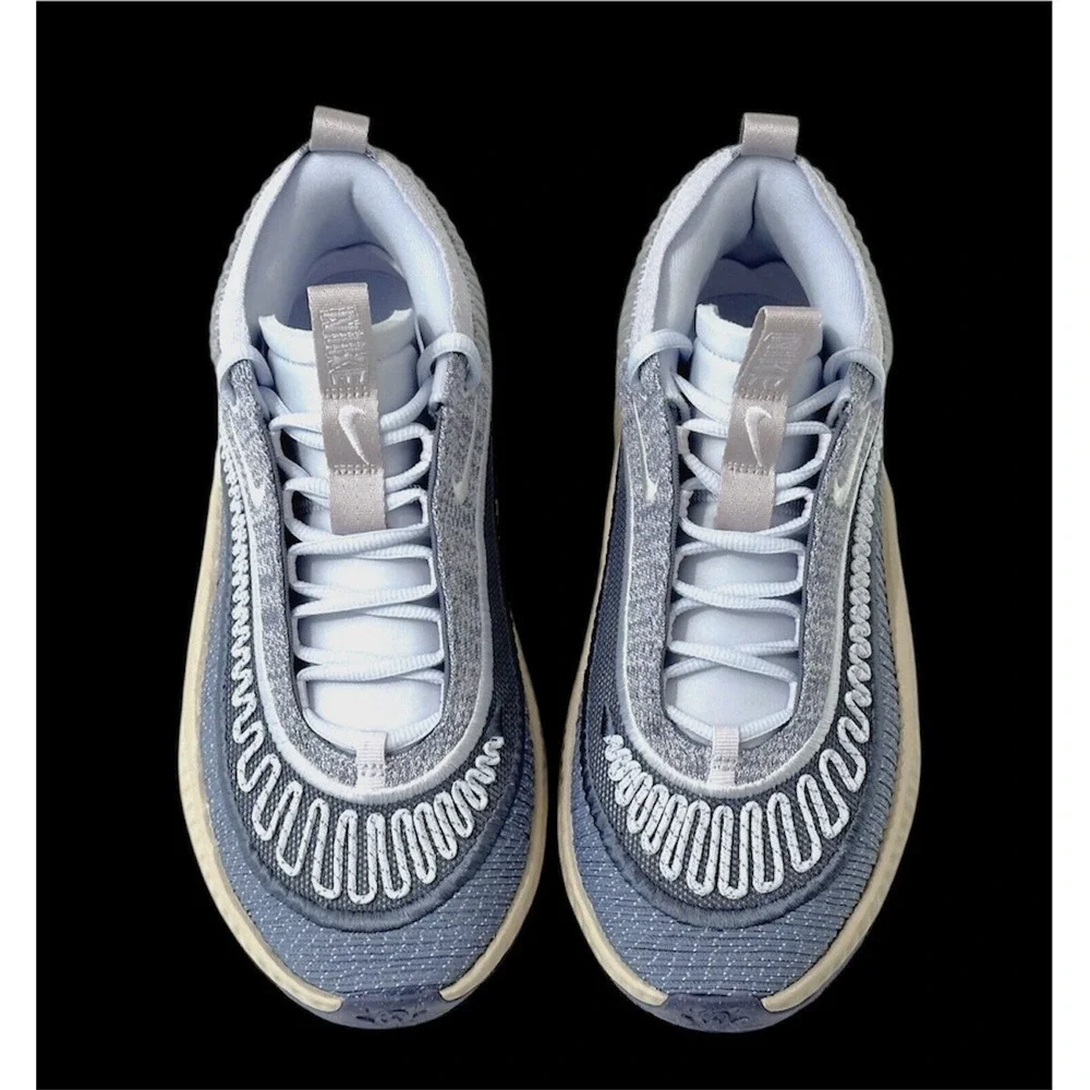 Size 10.5 - Nike Cosmic Unity 3 Be True To Her‎ School